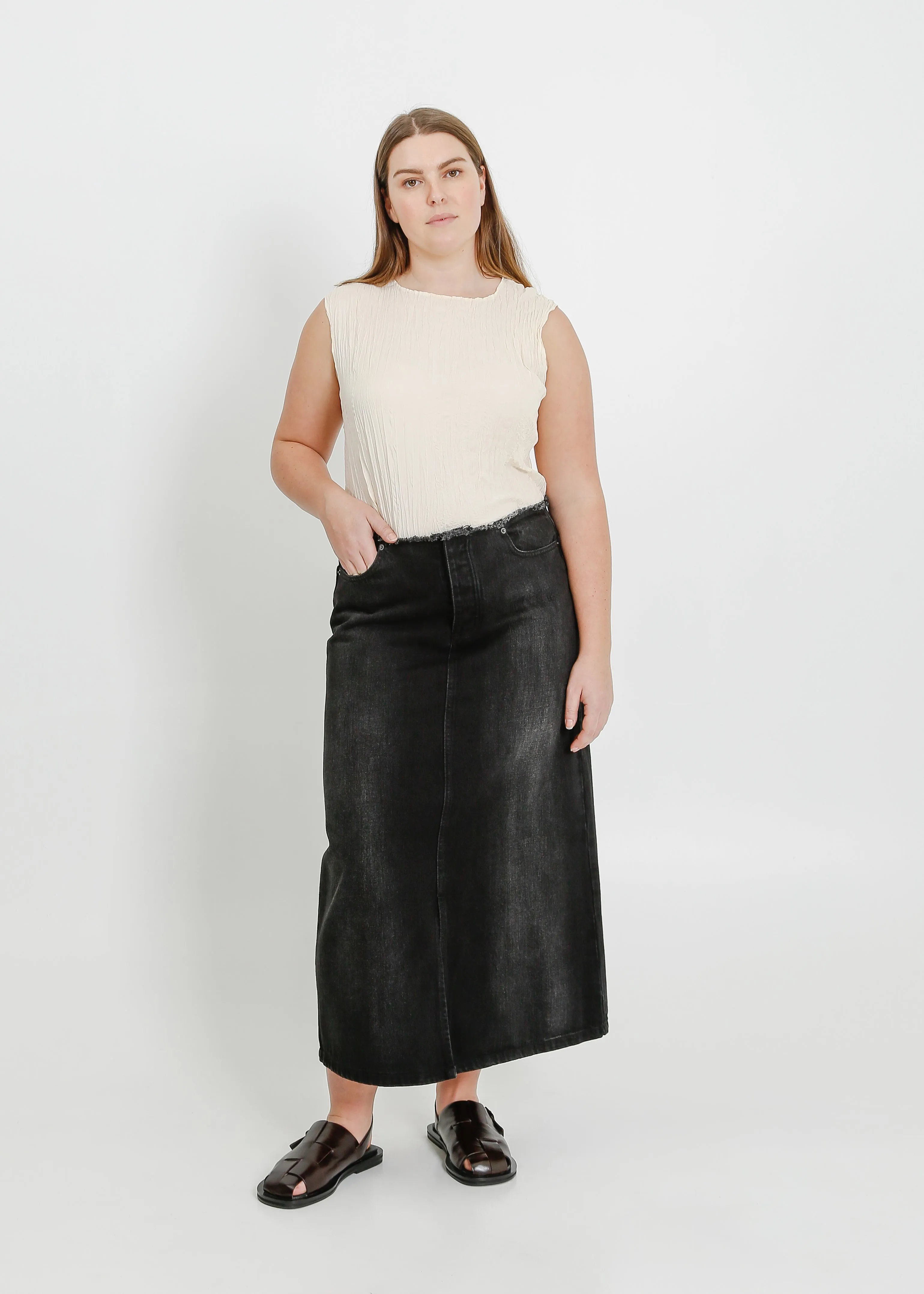 REIGN DENIM SKIRT / BLACK