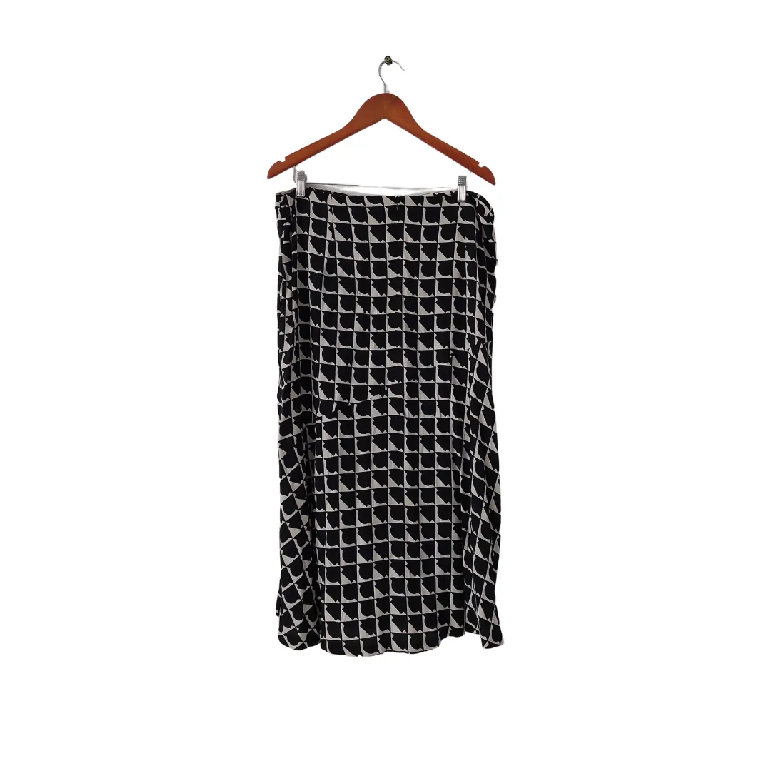 ZARA Black & White Printed Midi Skirt | Like New |